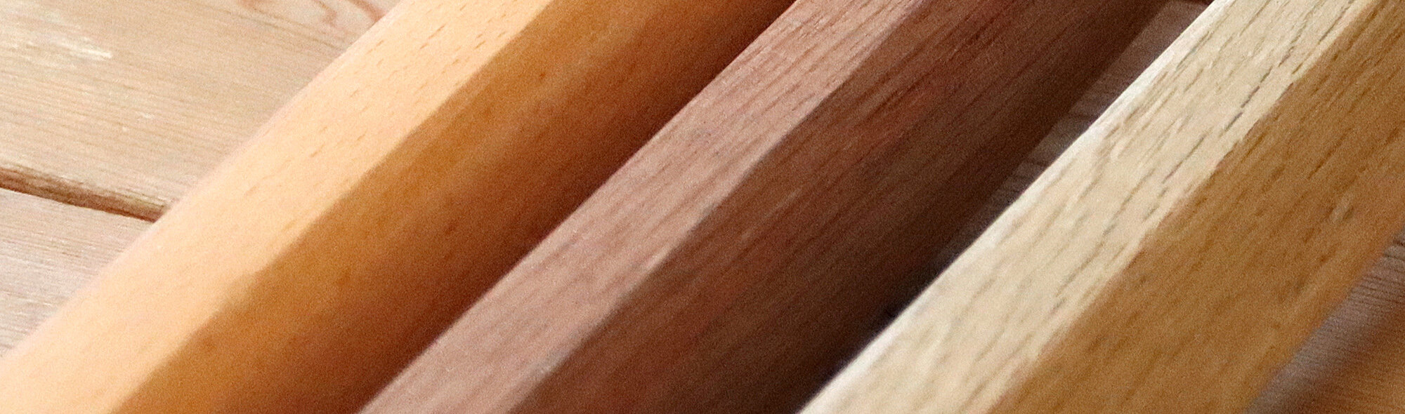Bokken in verschiedenen Farben
